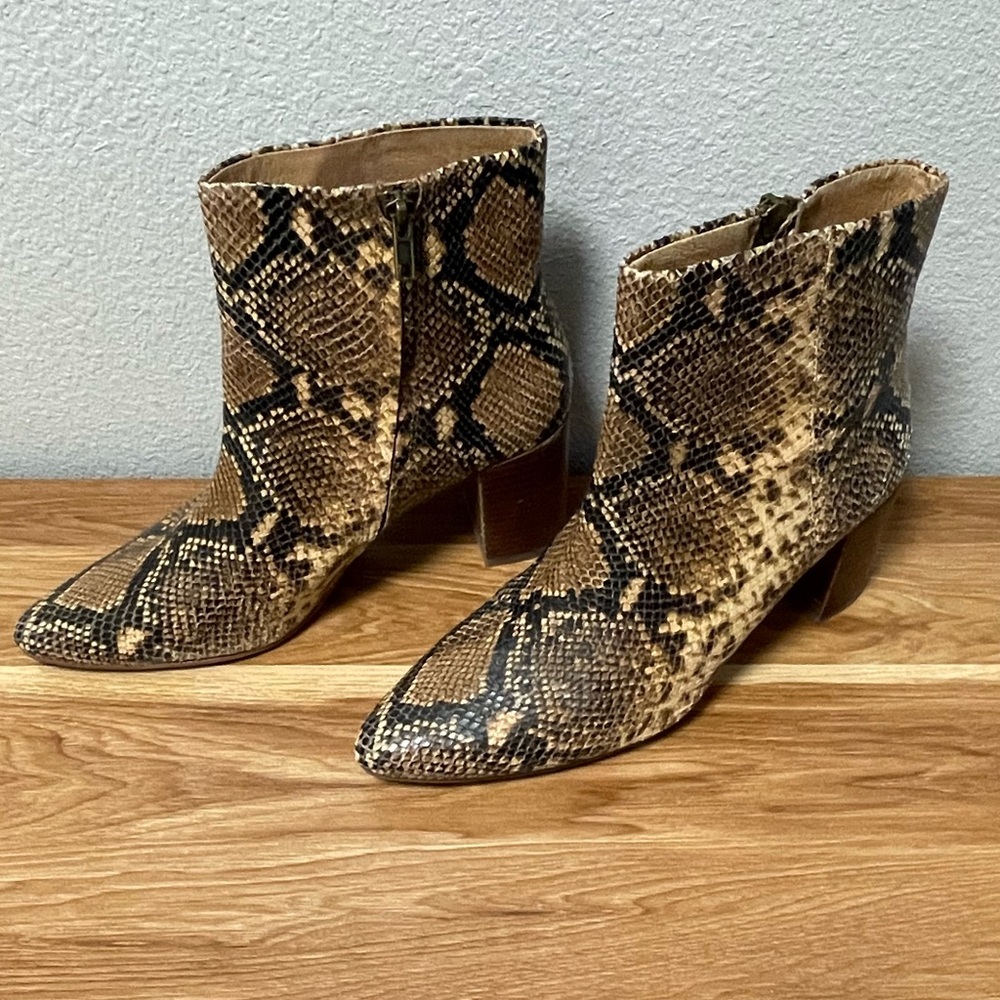 Madewell snakeskin booties - women's 9